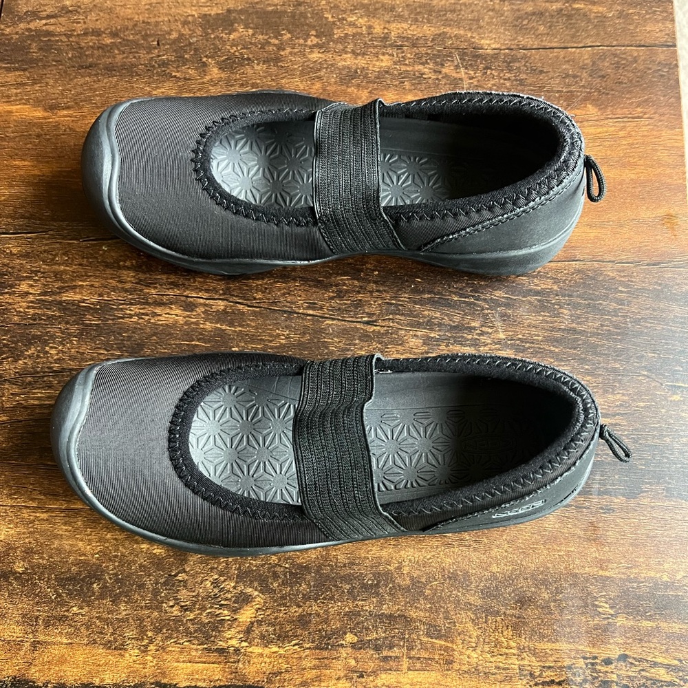 Keen Water Shoes Sandals Black Mary Jane style Size 1 little girls